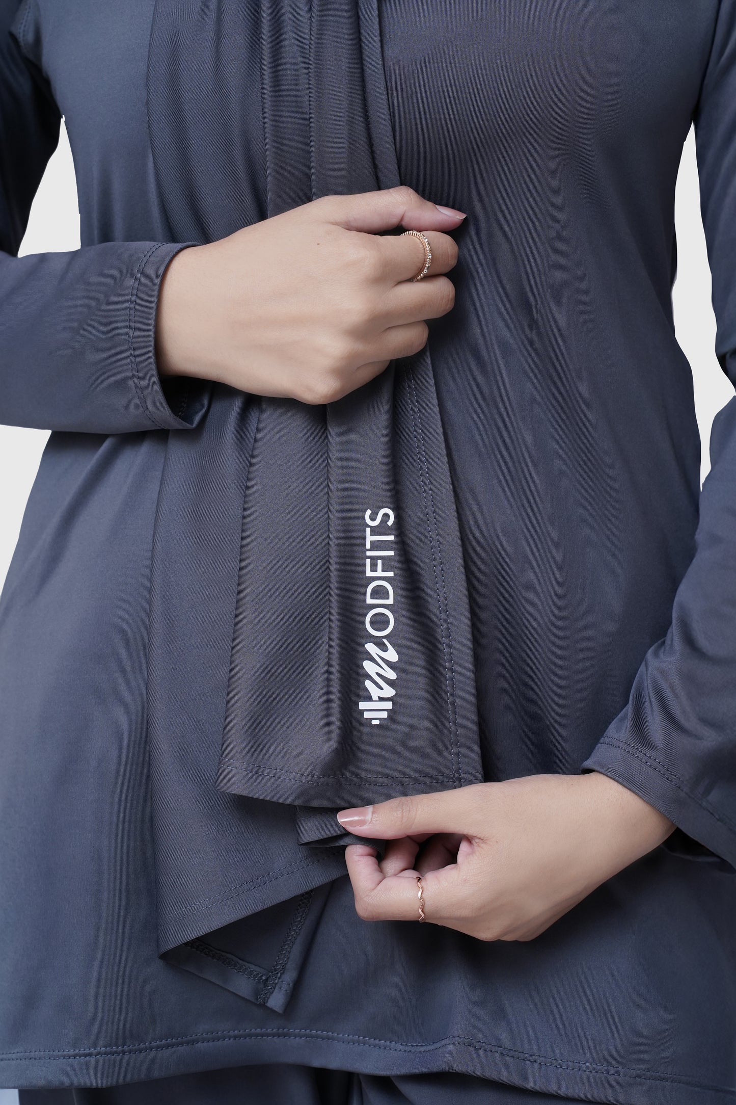 Luna sports scarf
